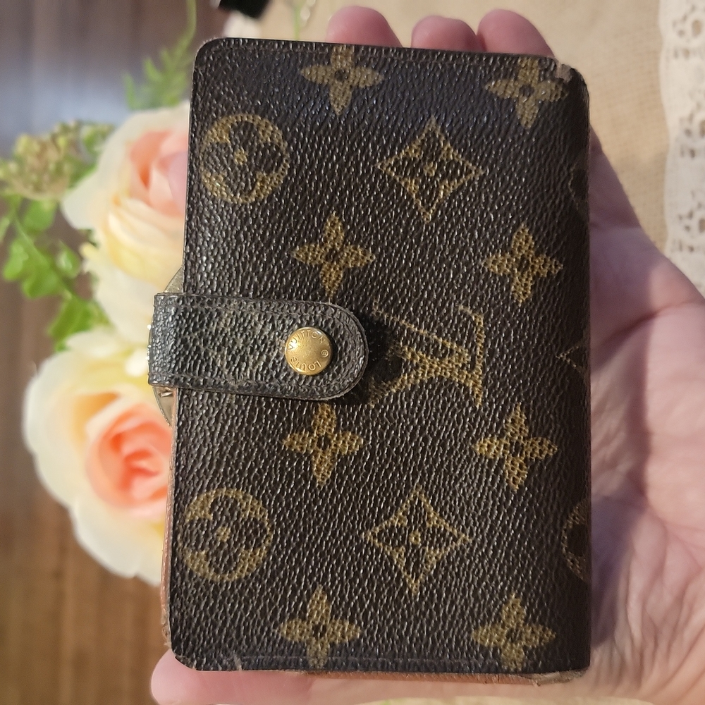 Authentic Louis Vuitton kisslock wallet
